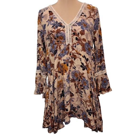 Umgee USA Dresses & Skirts - Umgee USA Floral Tunic Dress Medium Boho Crochet Lace V-Neck Bell Sleeve Blue